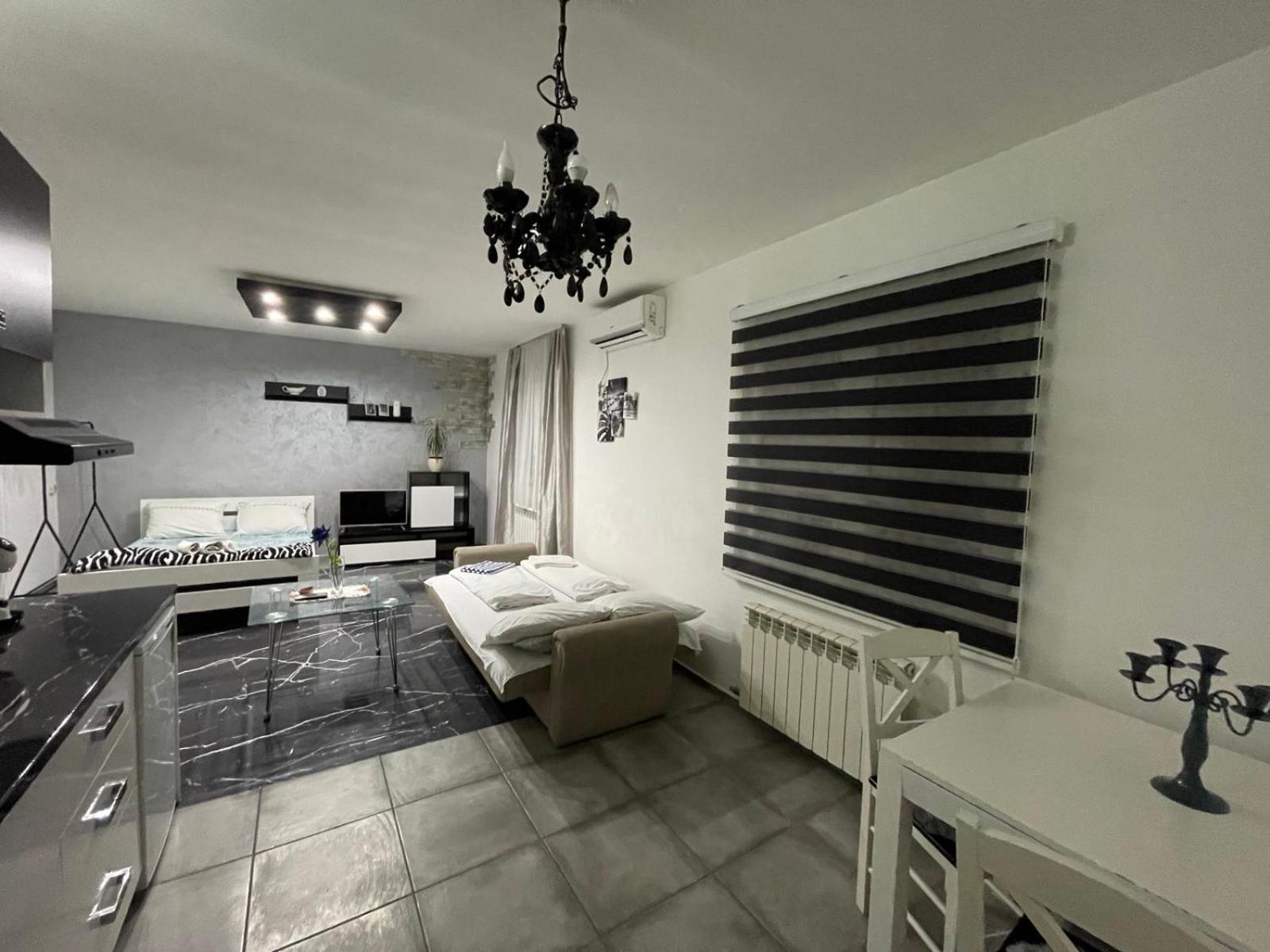 Airport Apartments Belgrado Quarto foto