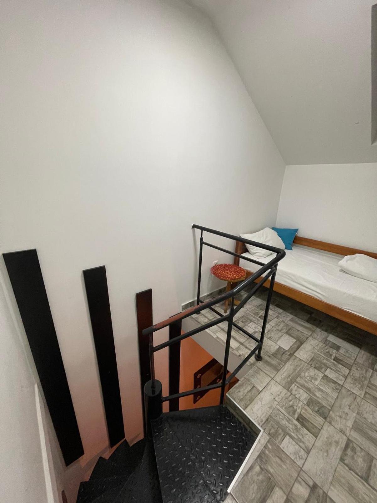 Airport Apartments Belgrado Quarto foto